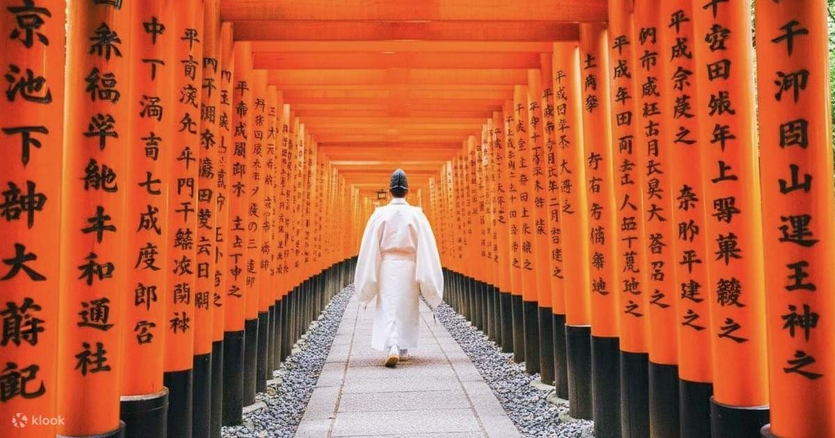 Fushimi Inari al amanecer